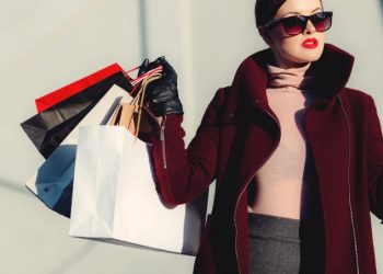 Economy debt burden falls in the second quarter to 2010 low