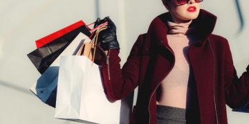 Economy debt burden falls in the second quarter to 2010 low