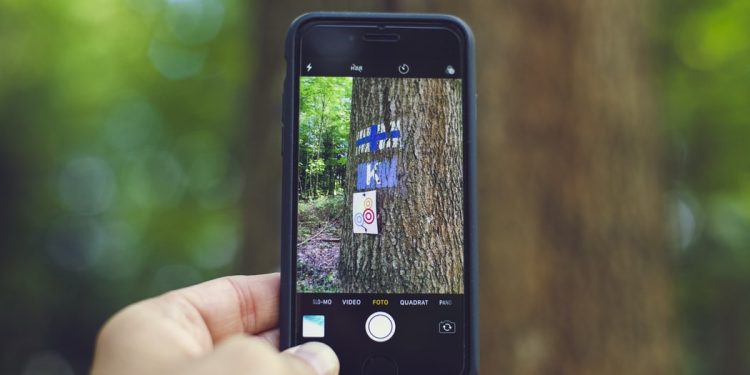 Instagram introduces the group conversations in their stories with a new sticker