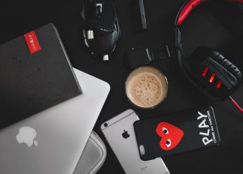 Tech Gadgets to put in your vacation bag to make any trip easier