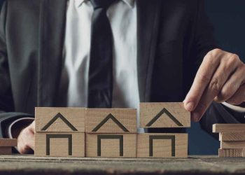 Unraveling the Dual Sides Pros and Cons of Selling Your Home to an Investor